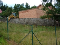 CAT 442D - terenn pravy